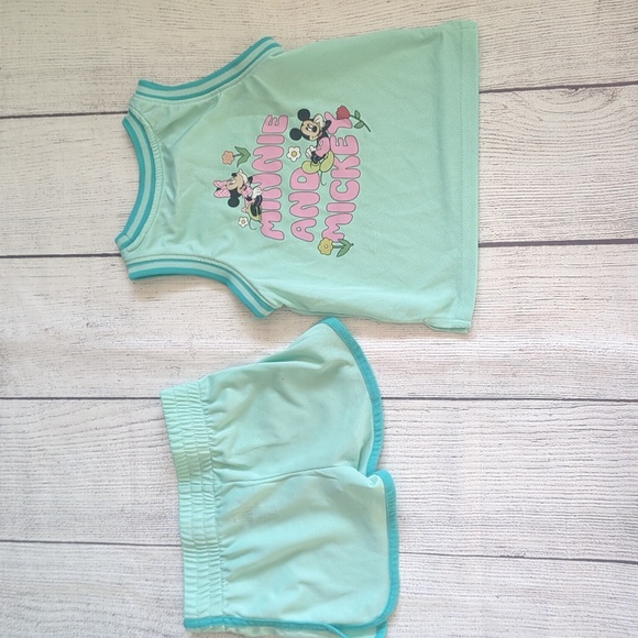 Disney Mickey And Minnie Outfit - Picture 2 of 8